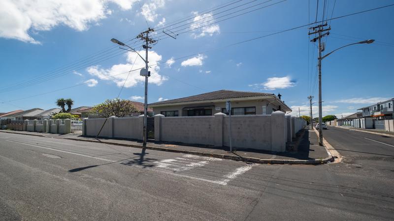 3 Bedroom Property for Sale in Churchill Estate Western Cape
